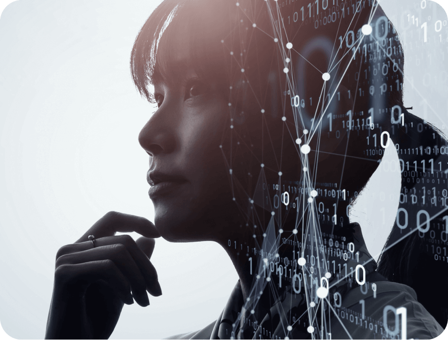 考える女性の横顔にデジタルネットワークとバイナリコードが重なったイメージ